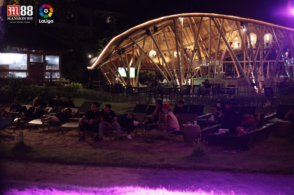El Clásico viewing party in Bali