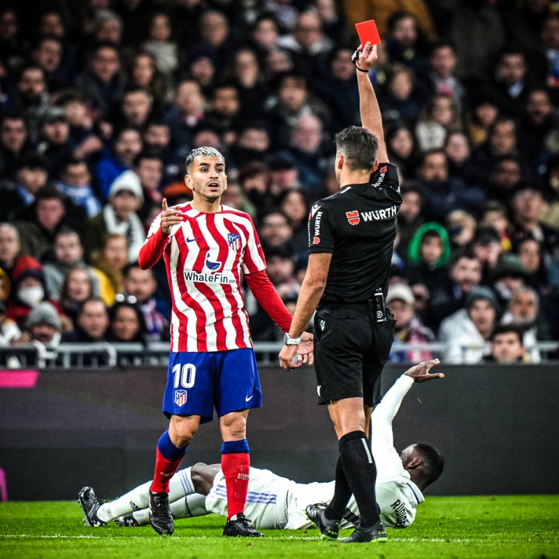 Controversial red card for Correa