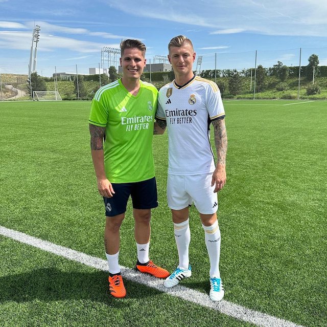 Toni Kroos rocks the new home kit